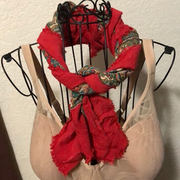 SCARF - Picture 3 of 6